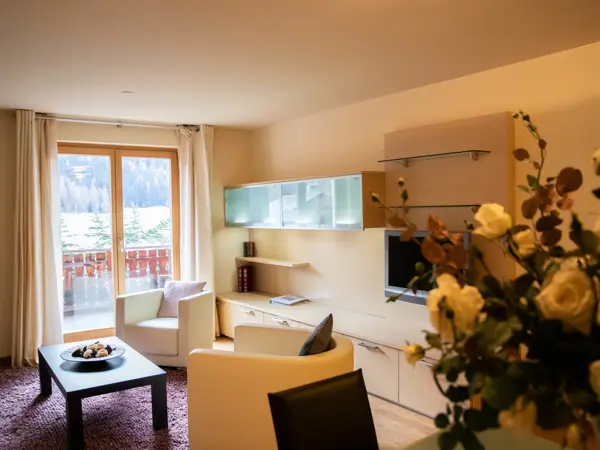 Chesa Seraina Luxury Apartments Engadine DSC5831 Caramel