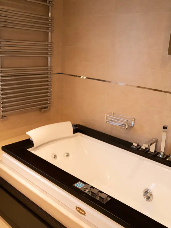 Chesa Seraina Luxury Apartments Engadine DSC5903 Caramel