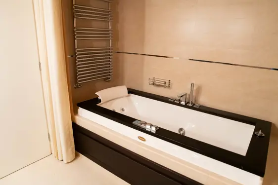 Chesa Seraina Luxury Apartments Engadine DSC6374 Tobacco