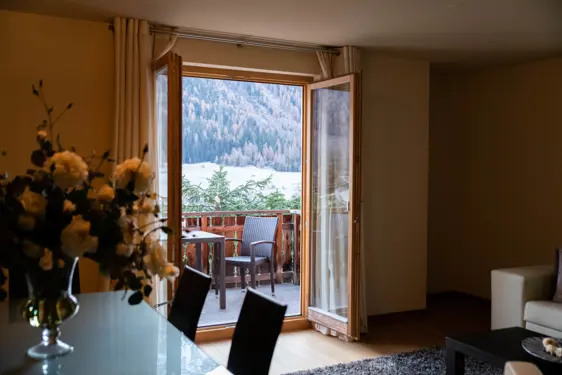 Chesa Seraina Luxury Apartments Engadine DSC5781 Room Amber